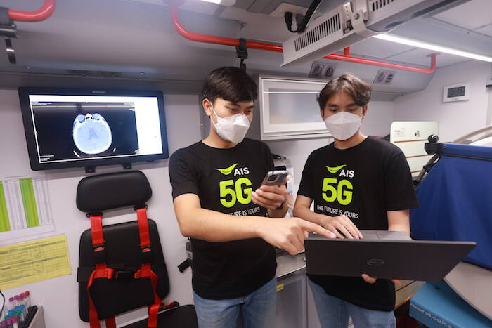 AIS ต่อยอด 5G จับมือ คณะแพทย์ศิริราชฯ - คณะวิศวฯ มหิดล ขยายผล Mobile Stroke Unit สู่พื้นที่ห่างไกล