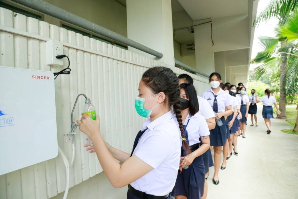 เอสจี แคปปิตอล สานต่อโครงการ “ปันน้ำใจ ห่วงใยโรงเรียน” สร้างสุขภาพ แก้ไขปัญหาขาดแคลนน้ำสะอาด