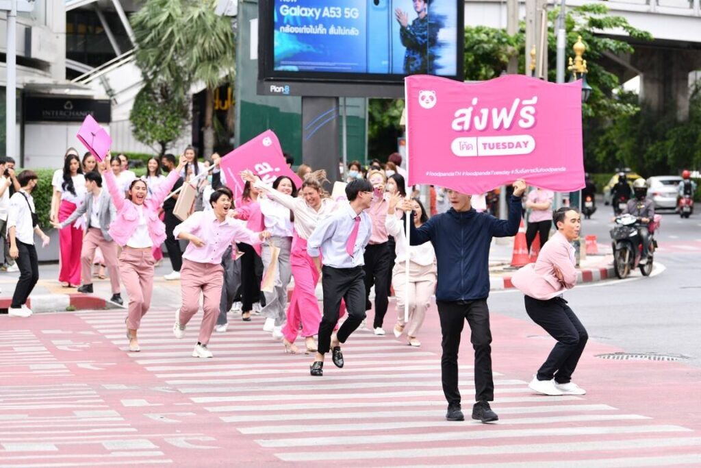 foodpanda จัดแคมเปญ “Tuesday Parade” ใจกลางย่านธุรกิจ