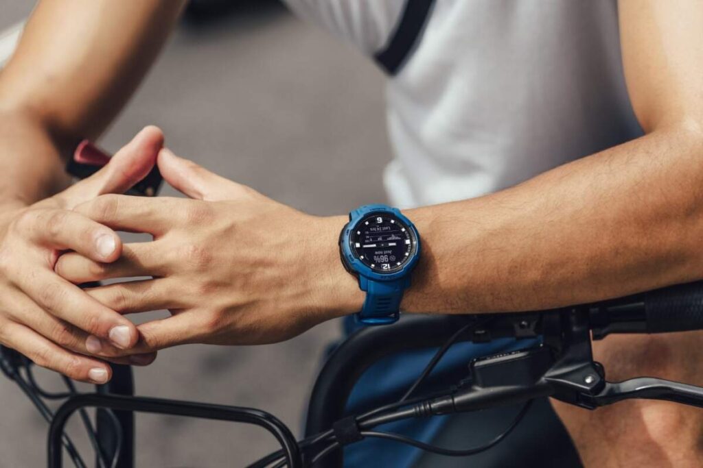 เปิดตัว Garmin INSTINCT CROSSOVER ไฮบริดสมาร์ทวอทช์ เจาะตลาดนักผจญภัย