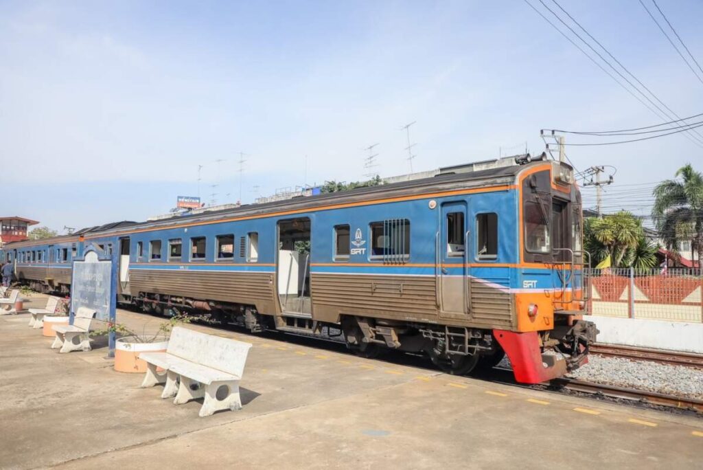 การรถไฟฯ ปรับลดเที่ยววิ่งรถดีเซลรางชานเมือง เส้นทาง ธนบุรี – นครปฐม