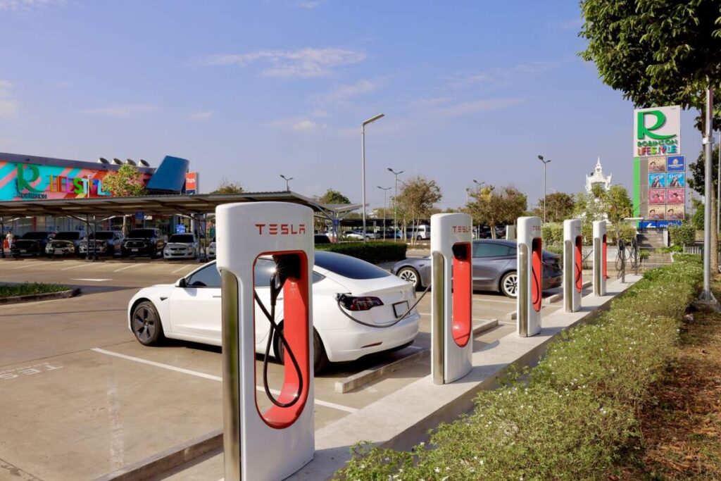 Robinson Lifestyle ผนึก Tesla เปิดตัว Supercharger นำร่องพื้นที่ภาคเหนือ