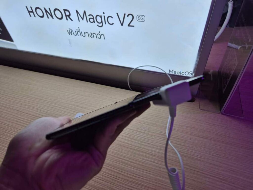 เปิดตัว “HONOR Magic V2” จอพับบางสุดในตลาด ในราคา 59,990 บาท เริ่ม Pre-Order 8-12 ก.พ.นี้