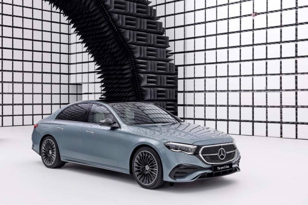 Mercedes-Benz “The new E-Class: Launch Edition” รุ่นผลิตจำนวนจำกัด โผล่เซอร์ไพรส์กลางมอเตอร์โชว์ เคาะราคาเริ่ม 3.99 – 4.25 ล้านบาท พร้อมเปิดจองแล้ววันนี้