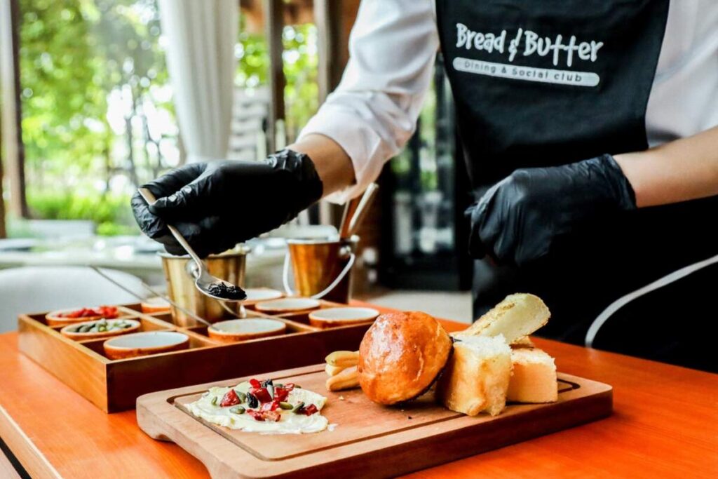 “เซ็นทารา อุบล” รีแบรนด์ร้านอาหารใหม่ Bread & Butter สไตล์ Dining and Social Club เสิร์ฟเมนูตะวันตกรสชาติต้นตำรับ ปักหมุดจุดแฮงค์เอ้าท์ที่ดีที่สุดของจังหวัด