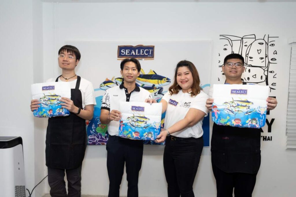 SEALECT x ARTSTORY by Autistic Thai สร้างสรรค์กระเป๋าผ้าสุดคิ้วท์ผลงานน้องๆ ศิลปินออทิสติก พร้อมควง 2 สาวงาม MUT ร่วมเวิร์คชอปสุดเอ็กคลูซีฟ