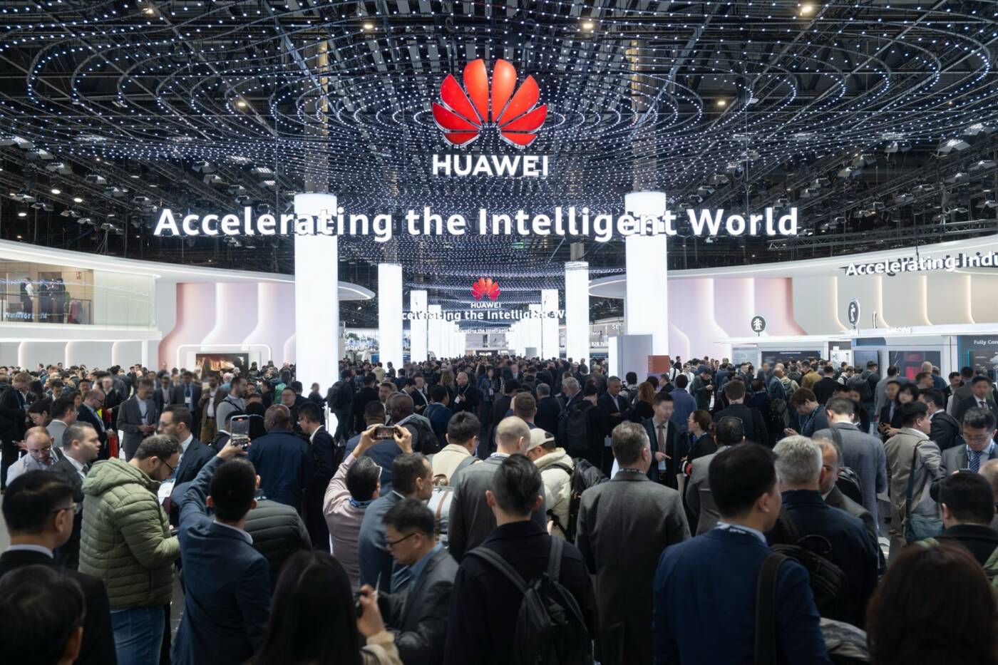 Huawei ผนึกกำลังผู้ให้บริการโทรคมนาคม เร่งเครื่องปฏิวัติธุรกิจสู่โลกอัจฉริยะ